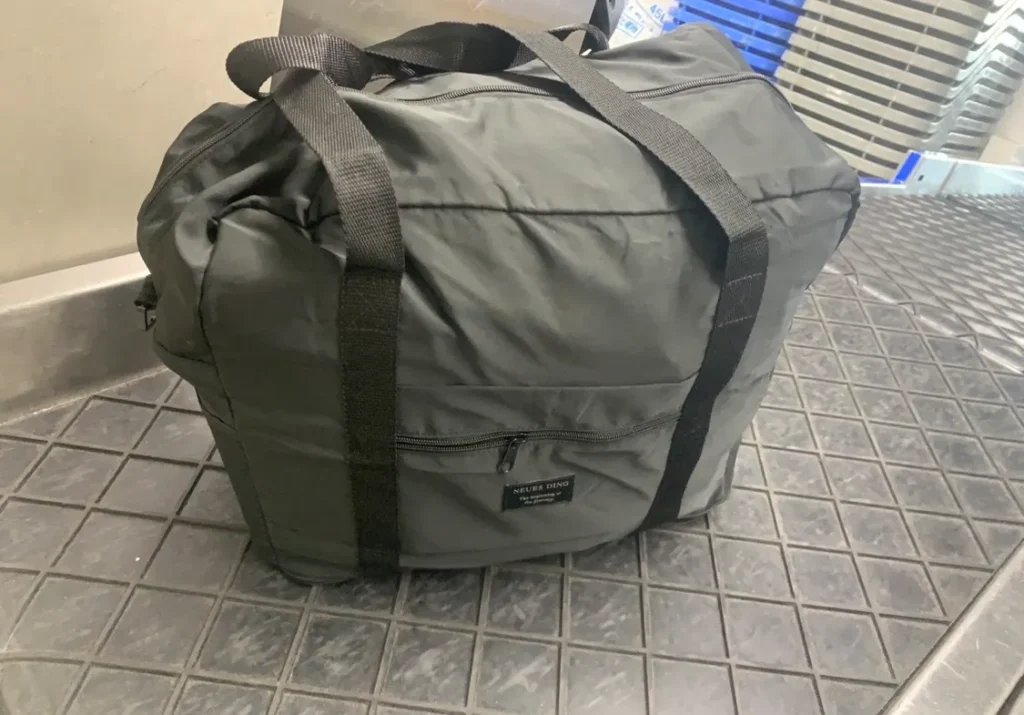 飛行機の預け荷物 ボストンバック