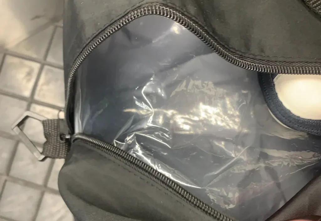 飛行機の預け荷物 ボストンバック