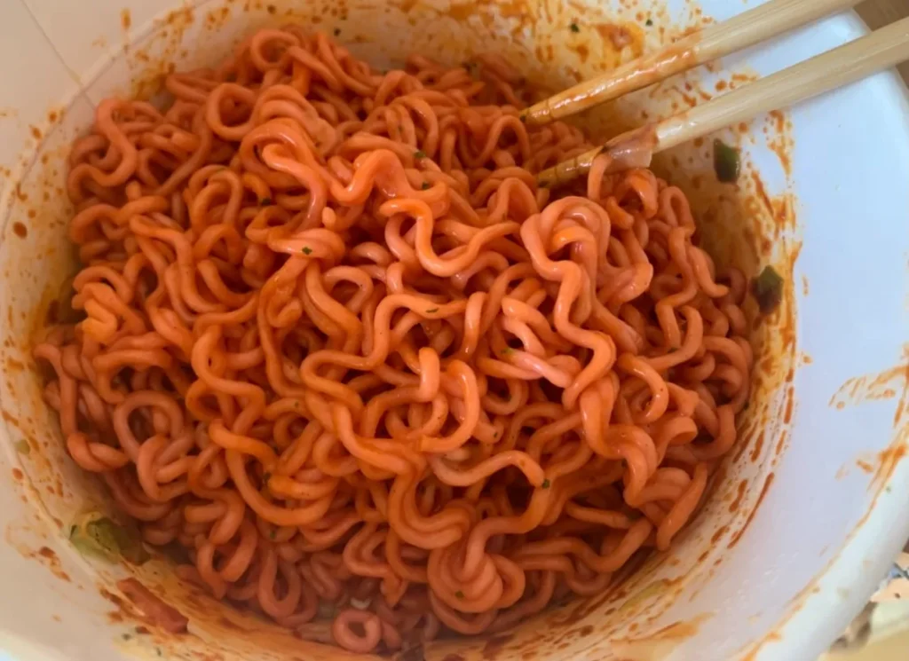 マイメロ　ピンクの焼きそばの中身 全てを混ぜたもの