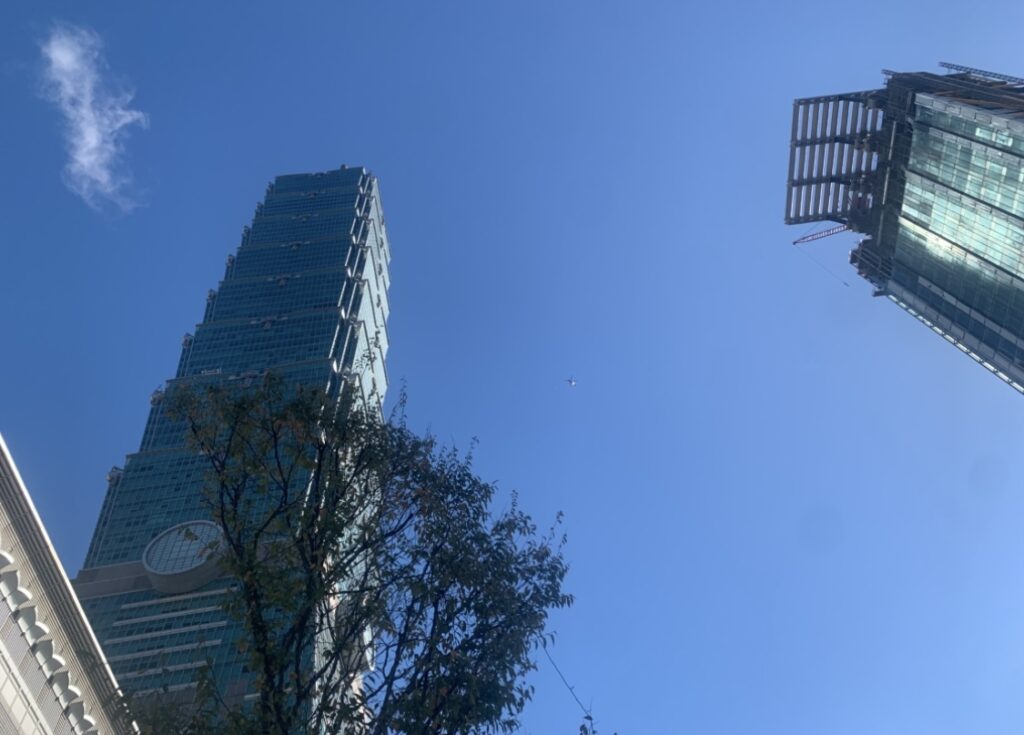 アレックス・ホノルドの台北101フリーソロ 登頂成功 現地の様子